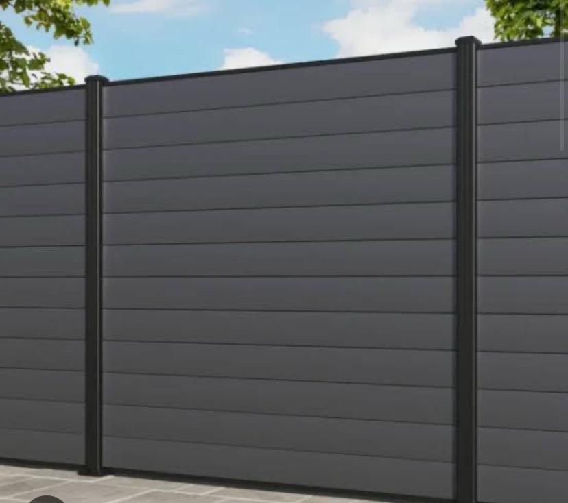 Anthracite louvered panels with translucent upper section